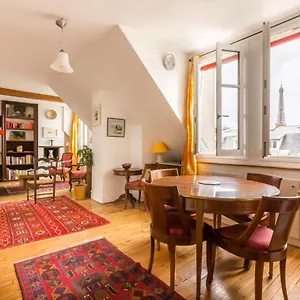 https://veeve-views-from-the-eighth.fr-paris.fr